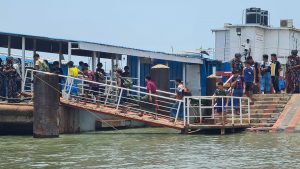 অবশেষে ফিরলেন ৪৫ বাংলাদেশি, হস্তান্তর নিয়ে যা বলল পুলিশ